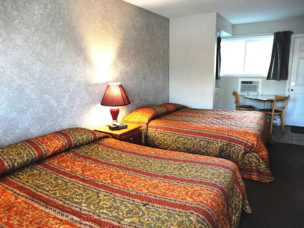 Blue Stream Motel Vernon Phòng bức ảnh