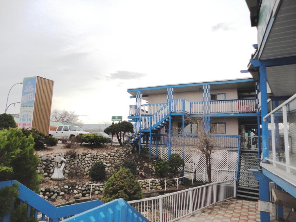 Blue Stream Motel Vernon Ngoại thất bức ảnh