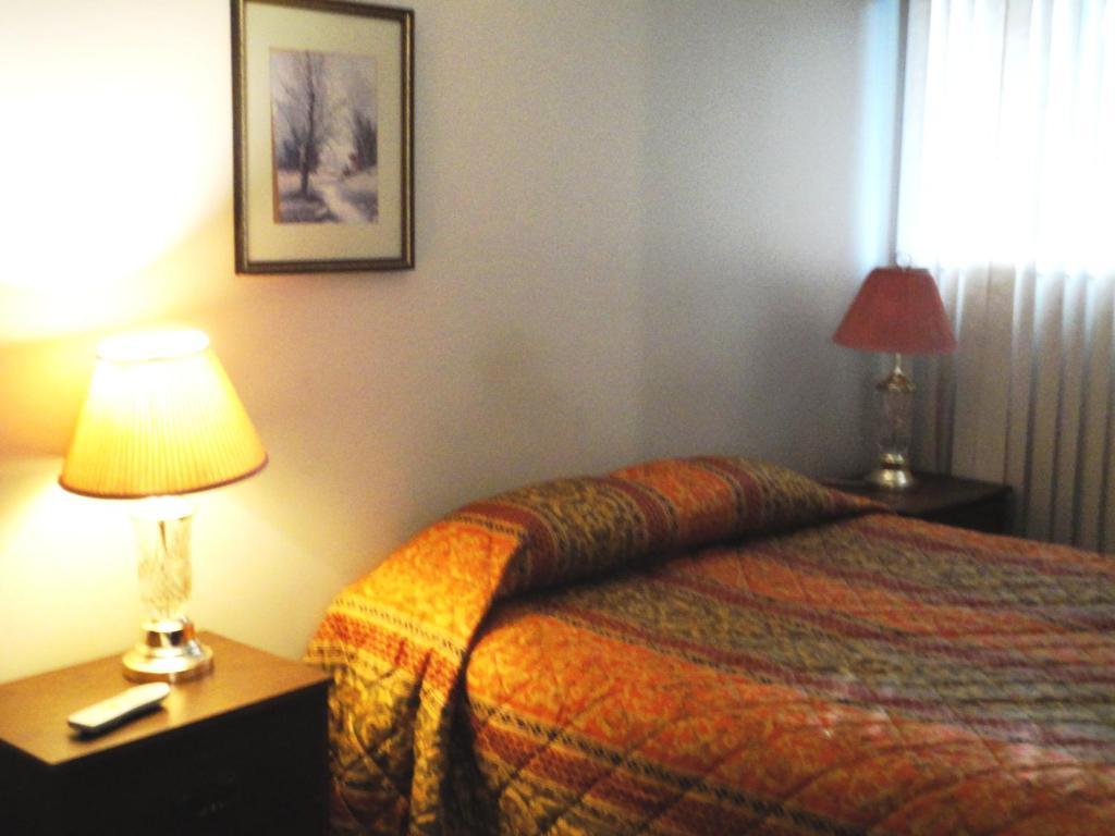 Blue Stream Motel Vernon Phòng bức ảnh