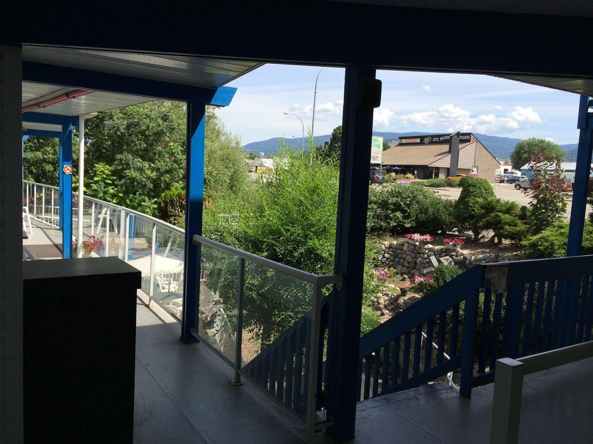 Blue Stream Motel Vernon Ngoại thất bức ảnh
