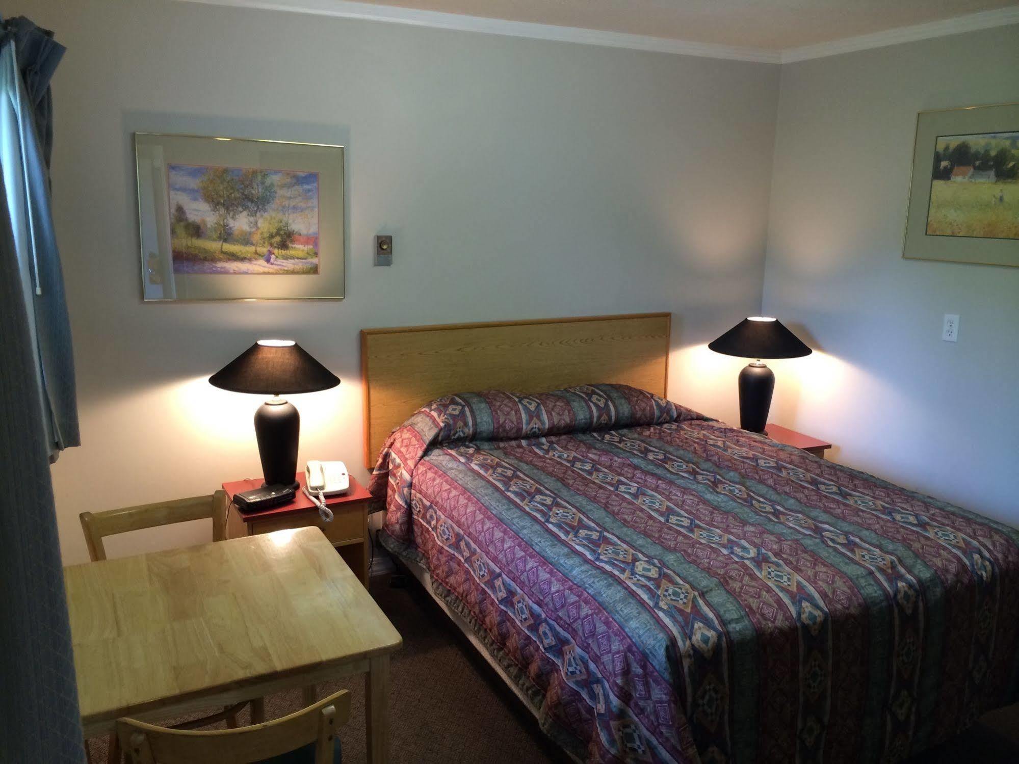 Blue Stream Motel Vernon Ngoại thất bức ảnh