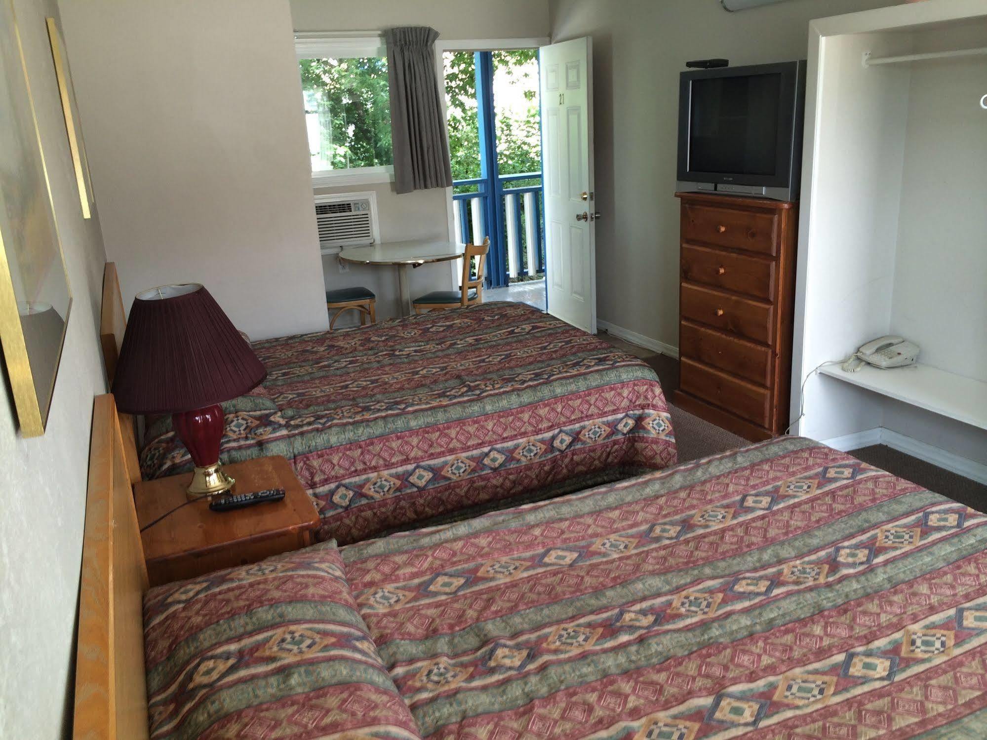 Blue Stream Motel Vernon Ngoại thất bức ảnh